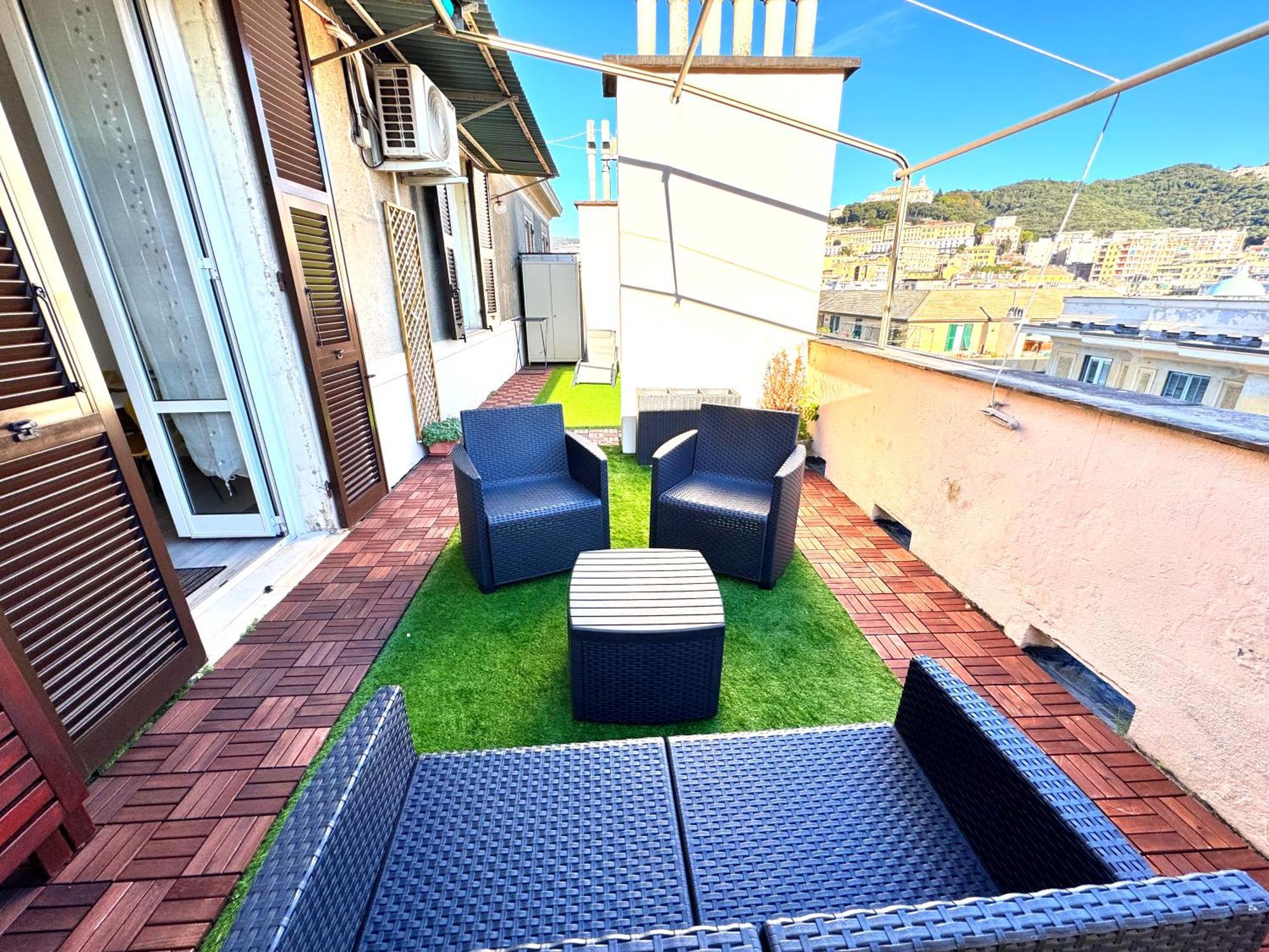 Plein Ciel - Attico Vicino Al Centro - Parcheggio Privato Apartment เจนัว ภายนอก รูปภาพ